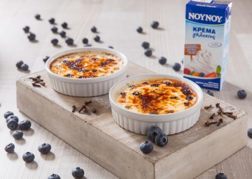 CRÈME BRULEE με μύρτιλα